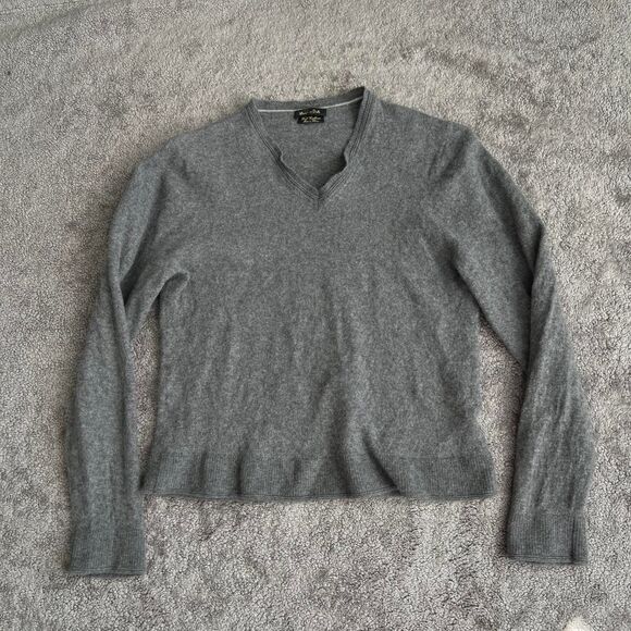 Massimo Dutti gray wool v-neck sweater - Picture 2 of 7